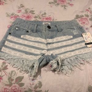 Very cute jean shorts, NWT